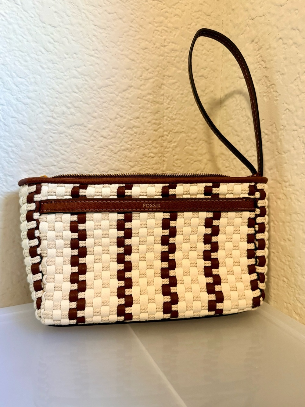 NWT Fossil Jori Woven Leather Wristlet Clutch Brown White
